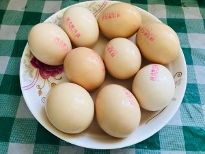 养生食补不加水的卤鸡蛋鸡爪的做法
