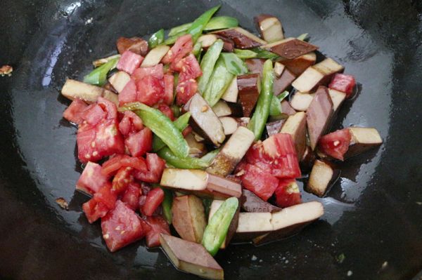 青椒番茄炒蛋干