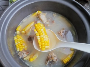 香甜的排骨汤的做法