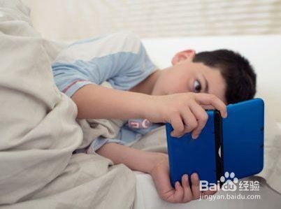 孩子爱玩手机，作息时间不规律怎么办？