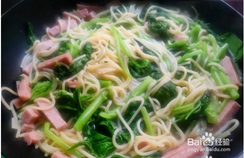 冬寒菜午餐肉意面的做法