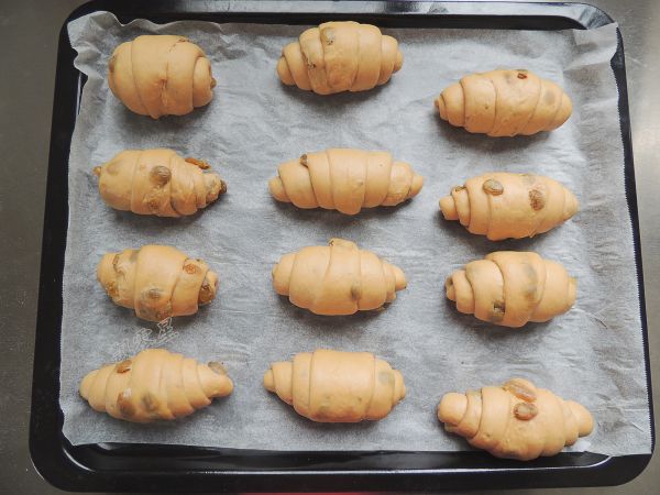 红糖葡萄干早餐卷