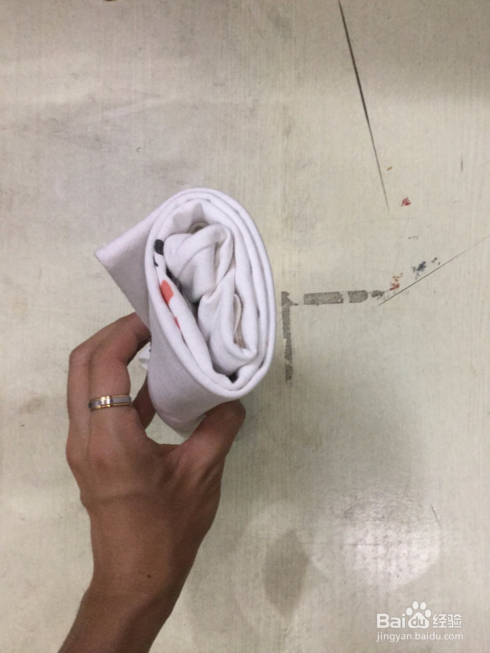 如何巧妙，简单的折衣服