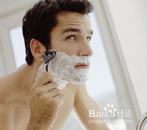 刮胡子的最佳时间