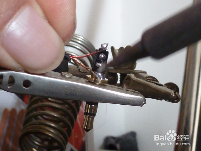 耳机更换插头方法