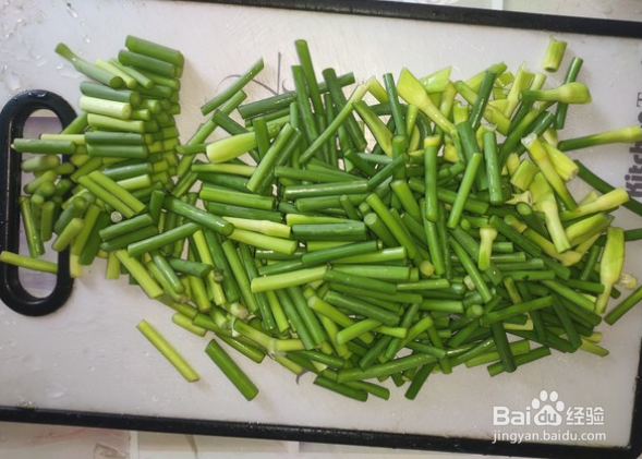 简单的蒜薹炒鸡蛋