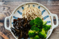 西兰花木耳拌鸡胸做法