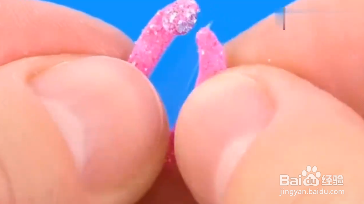 怎样给芭比娃娃做发卡