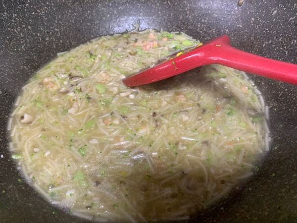 鲜虾香菇西兰花面