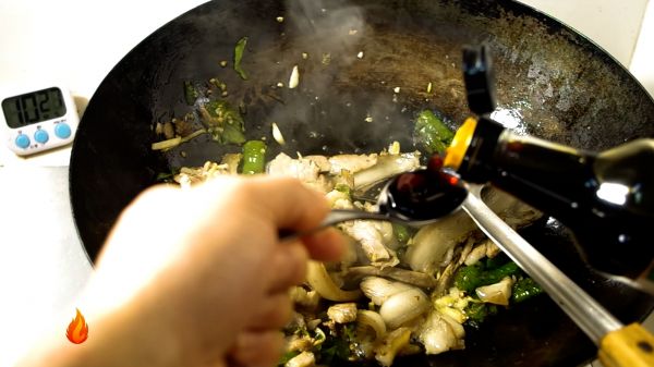 家常青椒回锅肉