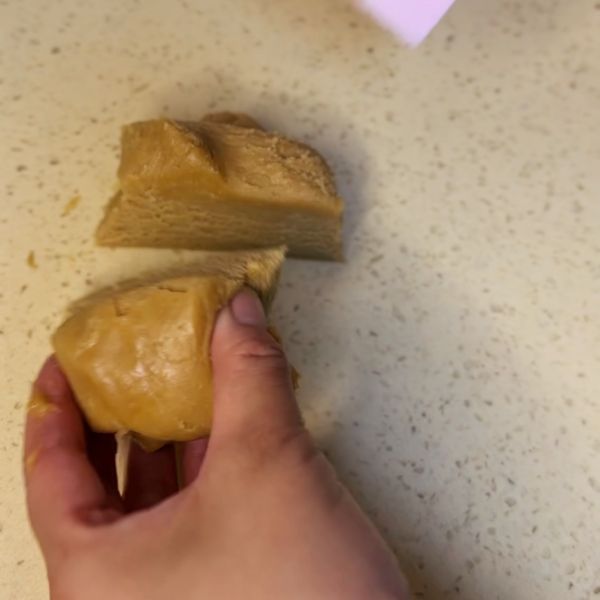 广式金沙奶黄月饼