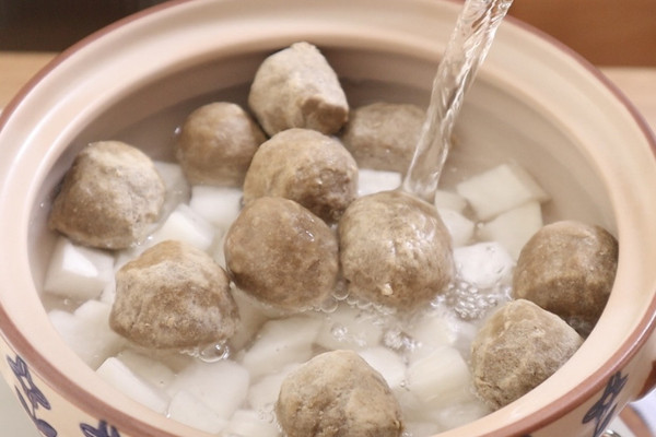 萝卜牛肉丸粉丝汤