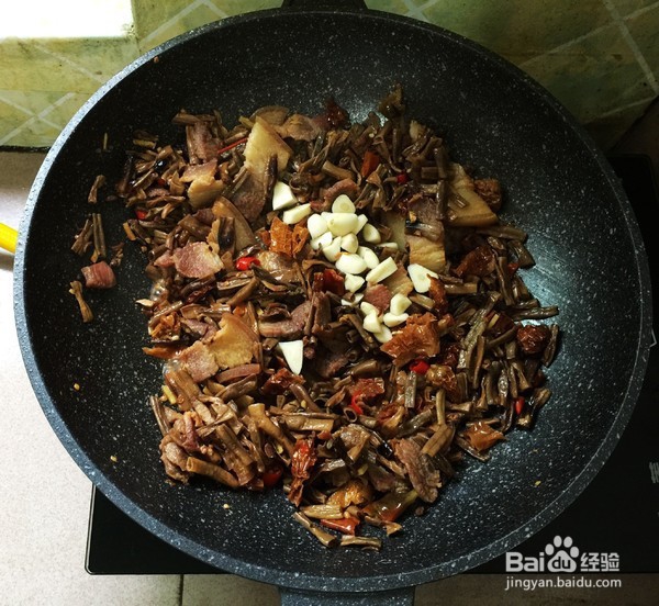 干豆角炒腊肉的具体做法