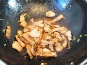 猪肉烧芋头的做法