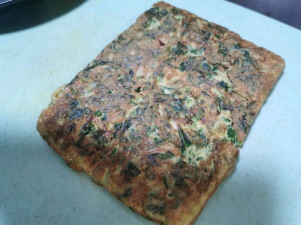 芹菜叶子鸡蛋饼