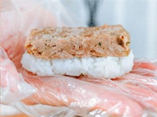 午餐肉饭卷怎么做