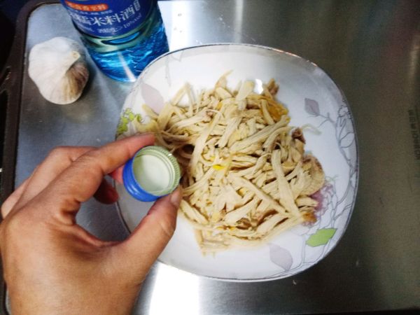 美味鸡胸拌黄瓜