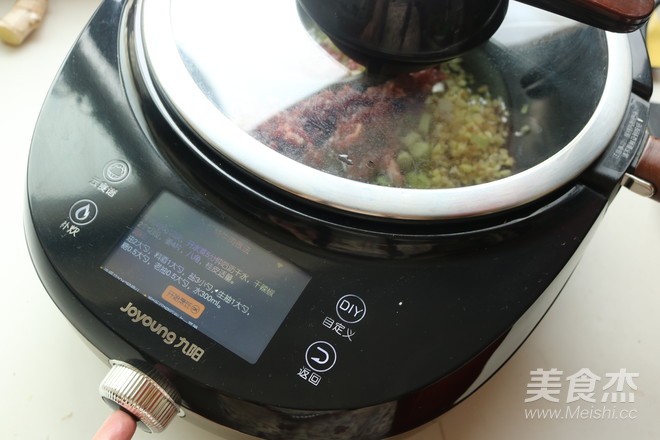 牛肉香菇酱拌面