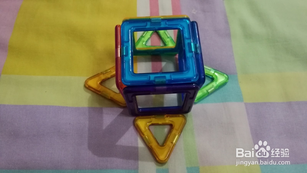 磁力片基础造型-简单小房子的拼建过程