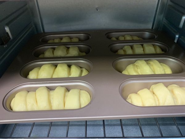 毛毛虫面包肉松火腿面包