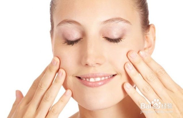 用精油消除皱纹的按摩方法