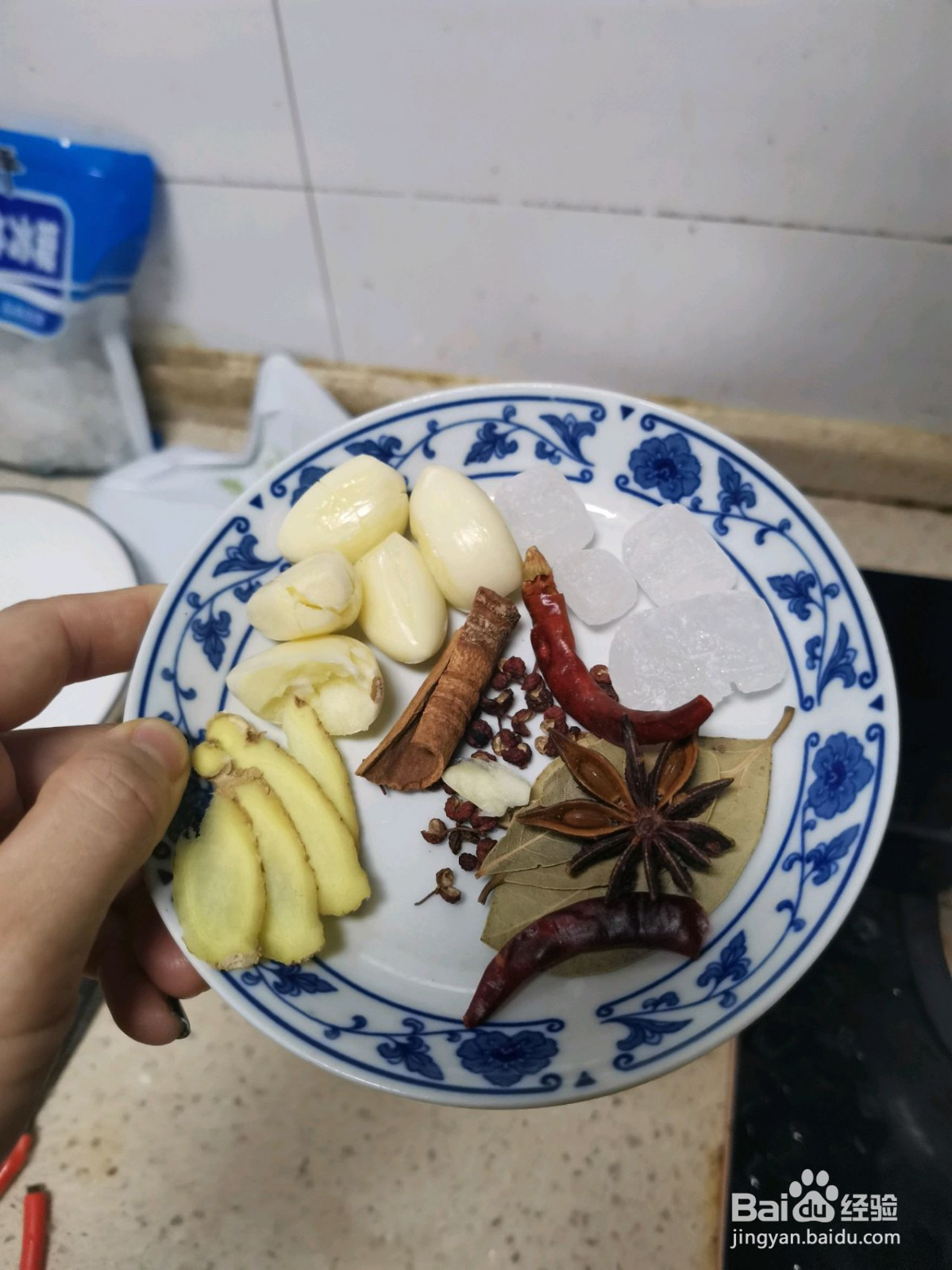 黄豆焖猪蹄的做法