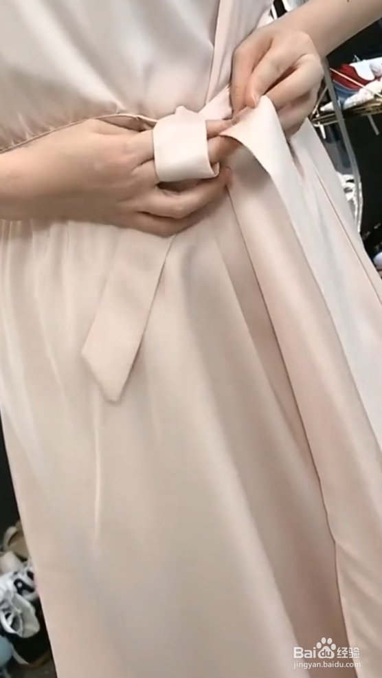 如何打简单的蝴蝶结?