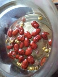 冬季茶饮品菋时光石斛红枣桂圆肉糖水做法