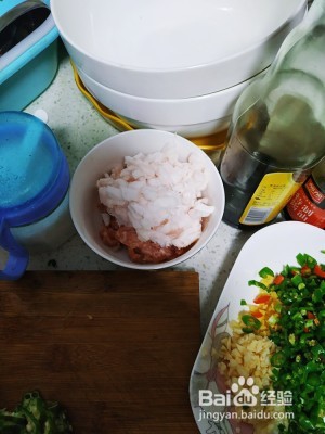 食补佳品秋葵炒肉的做法