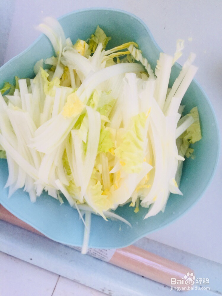 心心念念的酸辣白菜丝