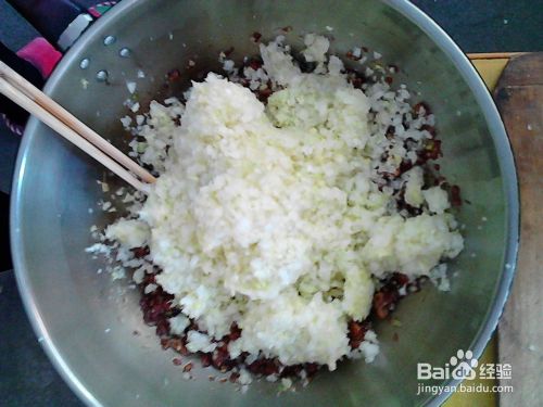 传统白菜肉饺子馅的做法