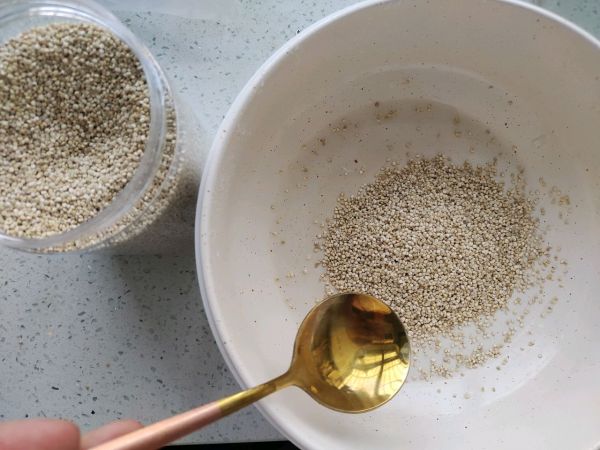 金枪鱼肉松全麦藜麦面包