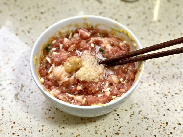 广东韭黄猪肉云吞