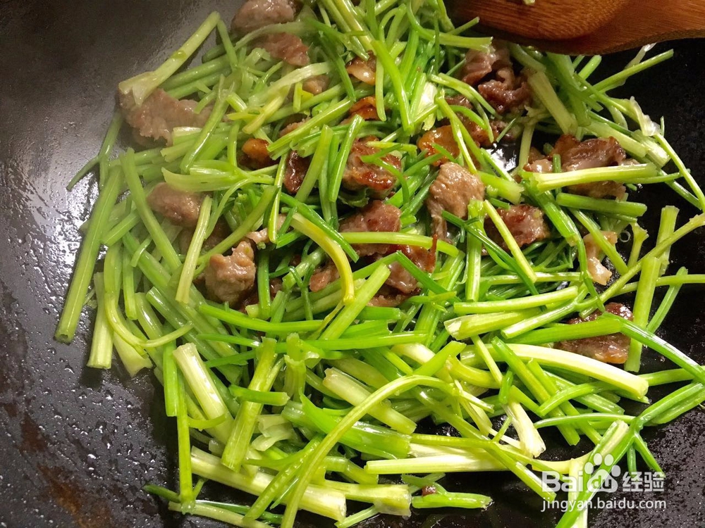 【简单家常菜】芹菜炒牛肉的做法——家常菜菜谱