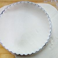 薄脆底香肠披萨