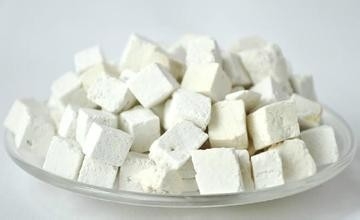 如何制作祛痘排毒的面膜?