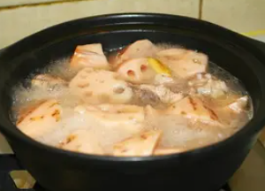 如何做排骨藕汤