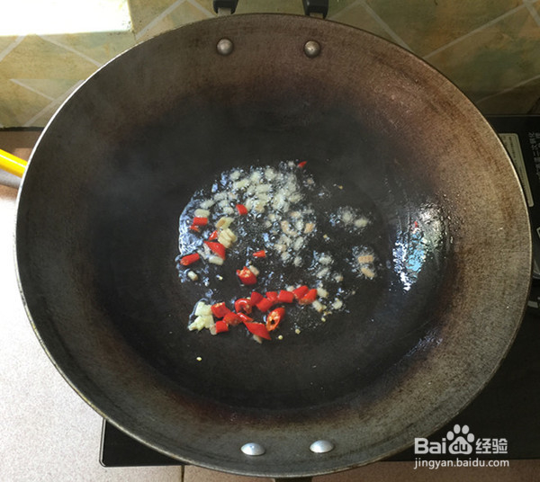 韭菜炒鸭血的制作方法