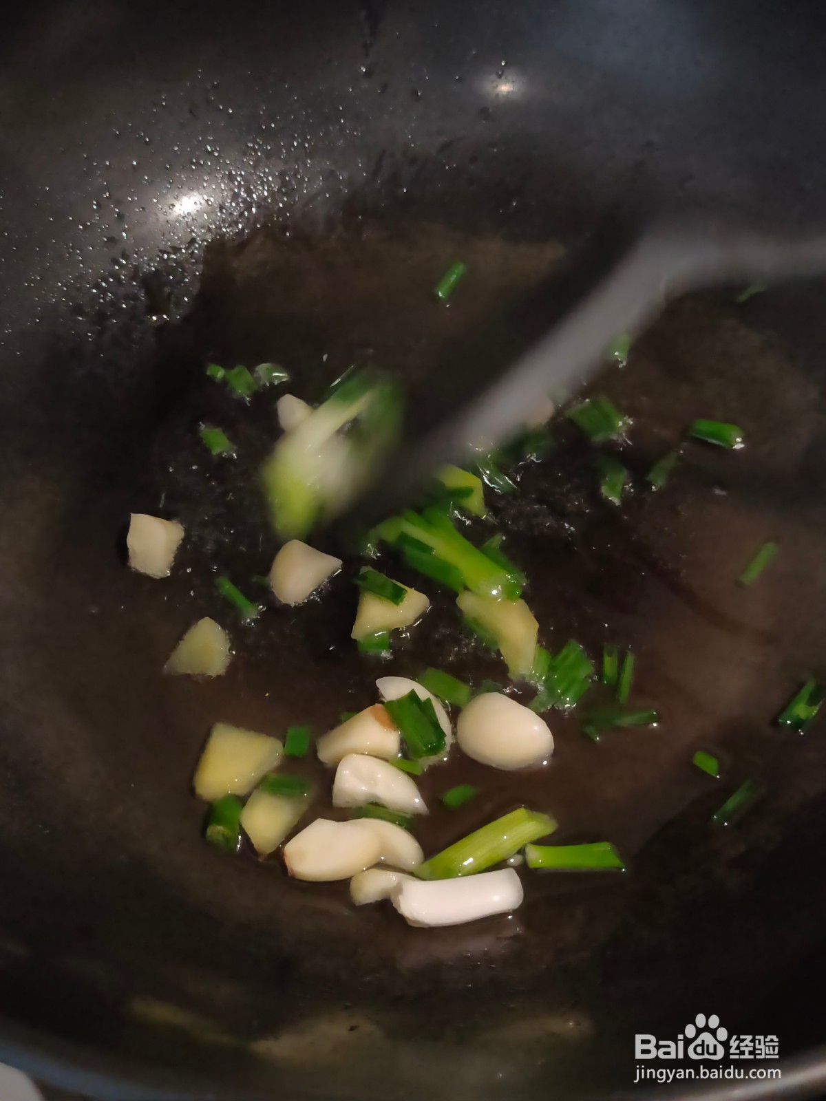 排骨怎么做好吃，来试试红烧排骨吧，好看又好吃