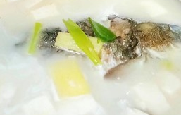 鲫鱼豆腐汤的做法