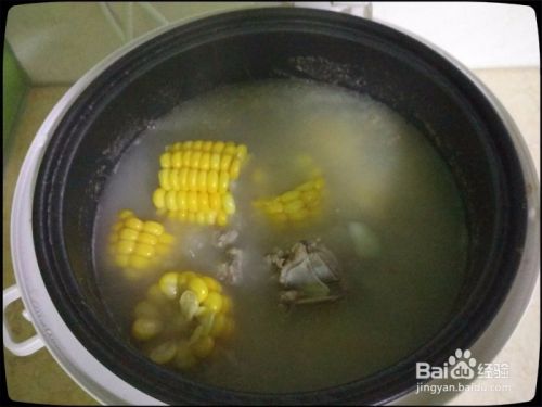 玉米排骨汤要如何制作呢？