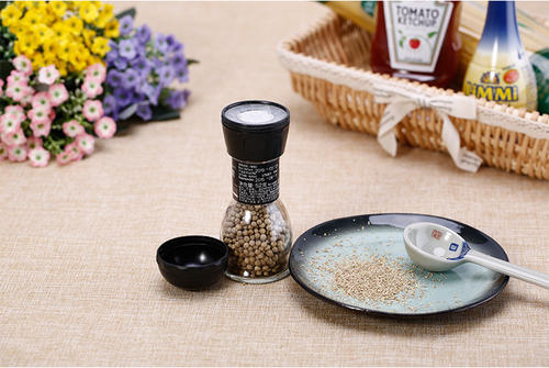 买了一瓶可达怡磨碾器黑胡椒的，用完想再在里面添加其他的调料，可不知怎么才能打开盖，望高人指教！