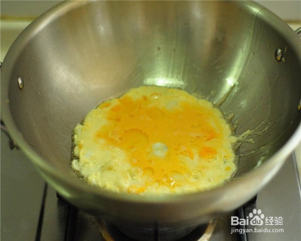 怎么做鸡蛋腊肠炒面