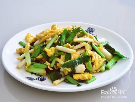 家庭自制蒜苗炒鸡蛋