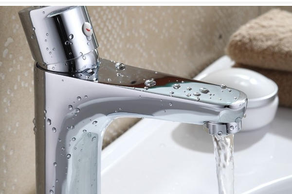 面盆手盆三个孔,安装单孔水龙头,剩余的孔怎么处理