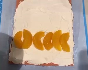 黄桃戚风蛋糕卷的做法