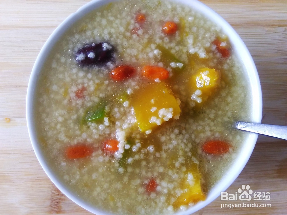 清淡健康美食，南瓜小米粥的做法