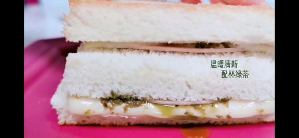 日本街头罗勒芝士三文治