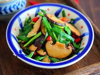 香菇炒韭菜怎么做?
