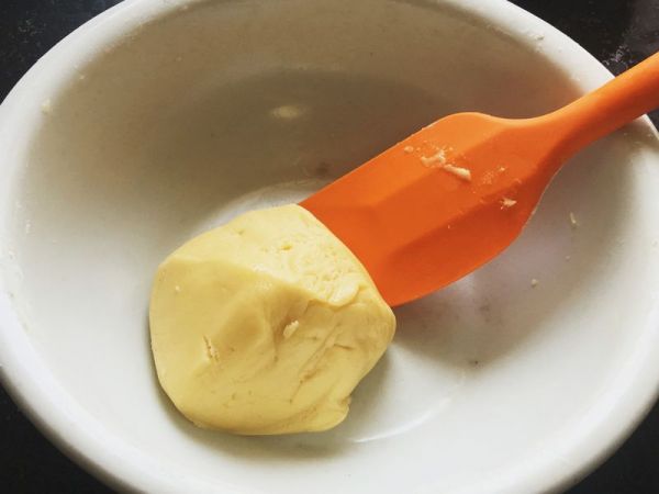 宝宝米粉纽扣饼干